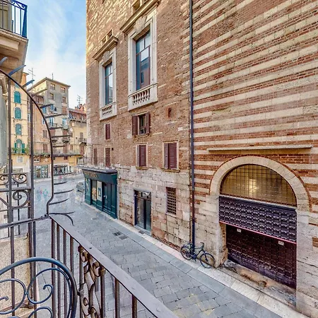 Forum Apartment
